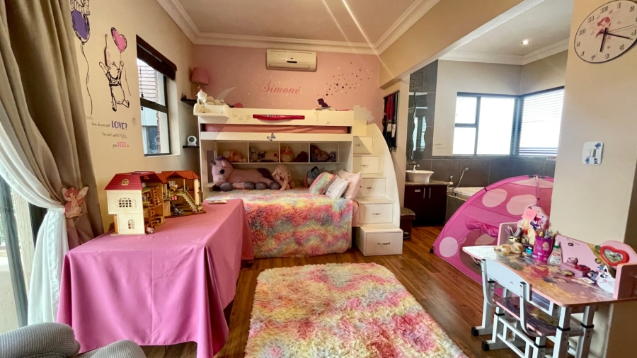 5 Bedroom Property for Sale in Xanadu North West